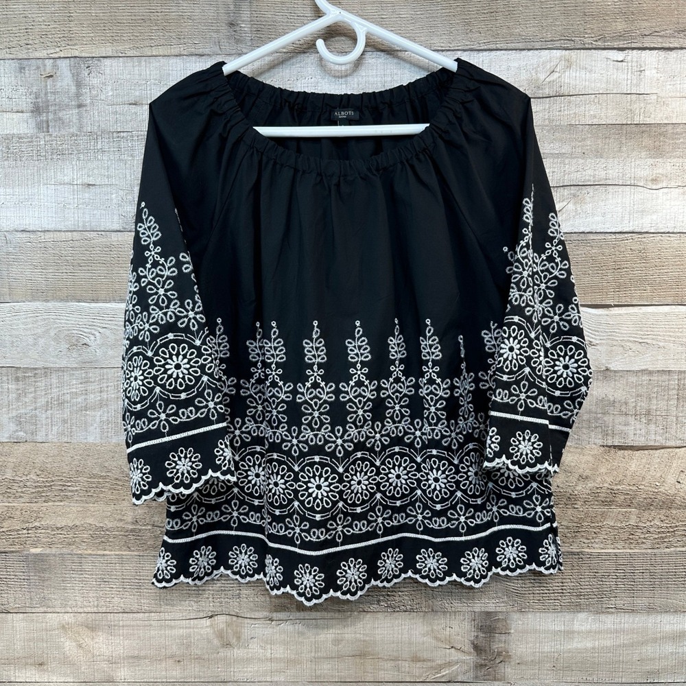 Talbots Petites Black White Floral Embroidered Off Shoulder Blouse SP Small P